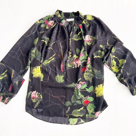 Aritzia Tops - Aritzia Babaton Botanical Floral Print Blouse Top Size Medium